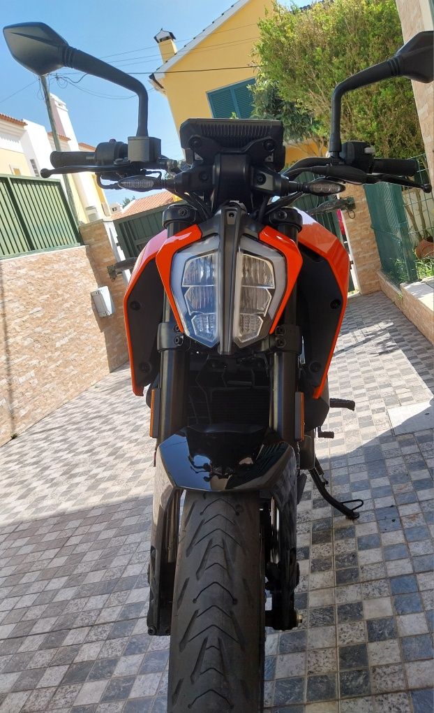 KTM Duke 125 como nova