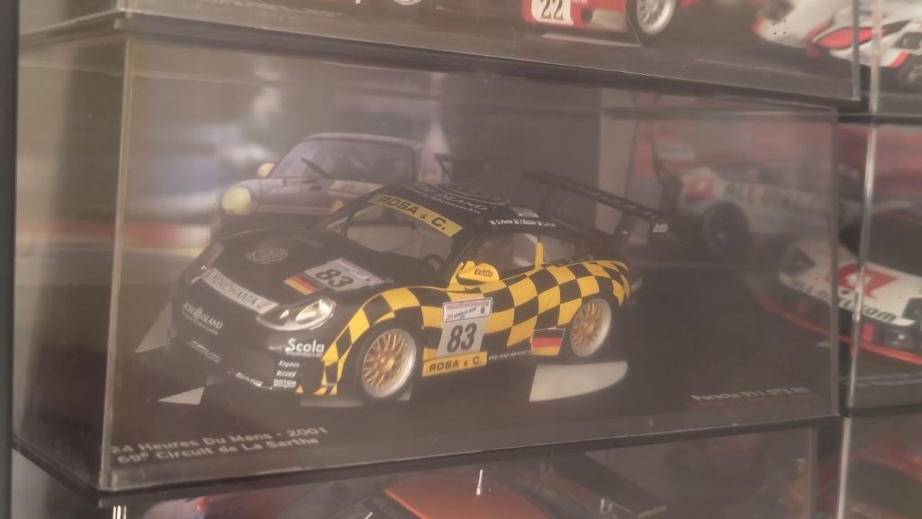 Vendo miniaturas Porsche 911 GT3 e Porsche RS Spider