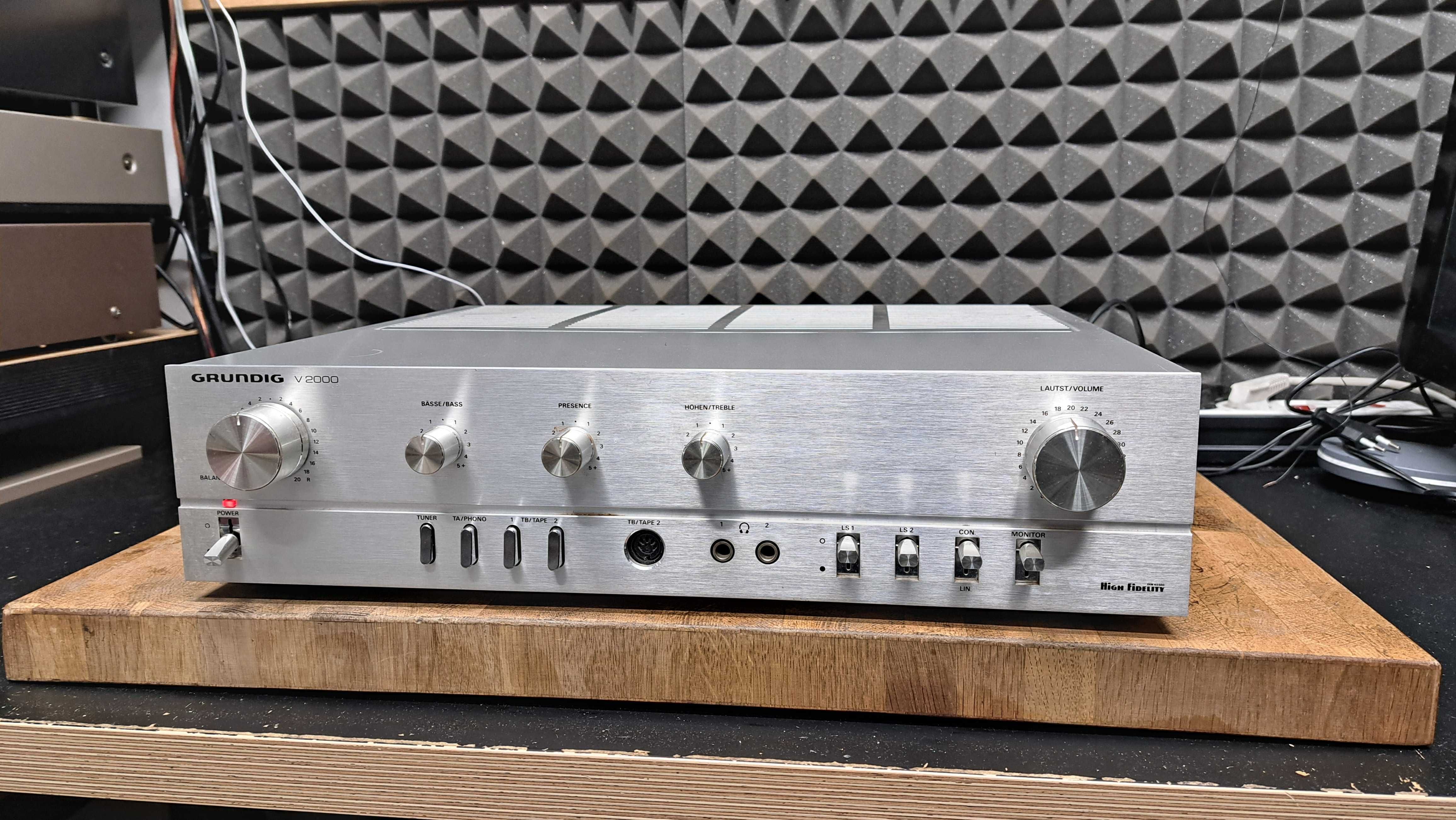 Wzmacniacz Grundig V 2000
