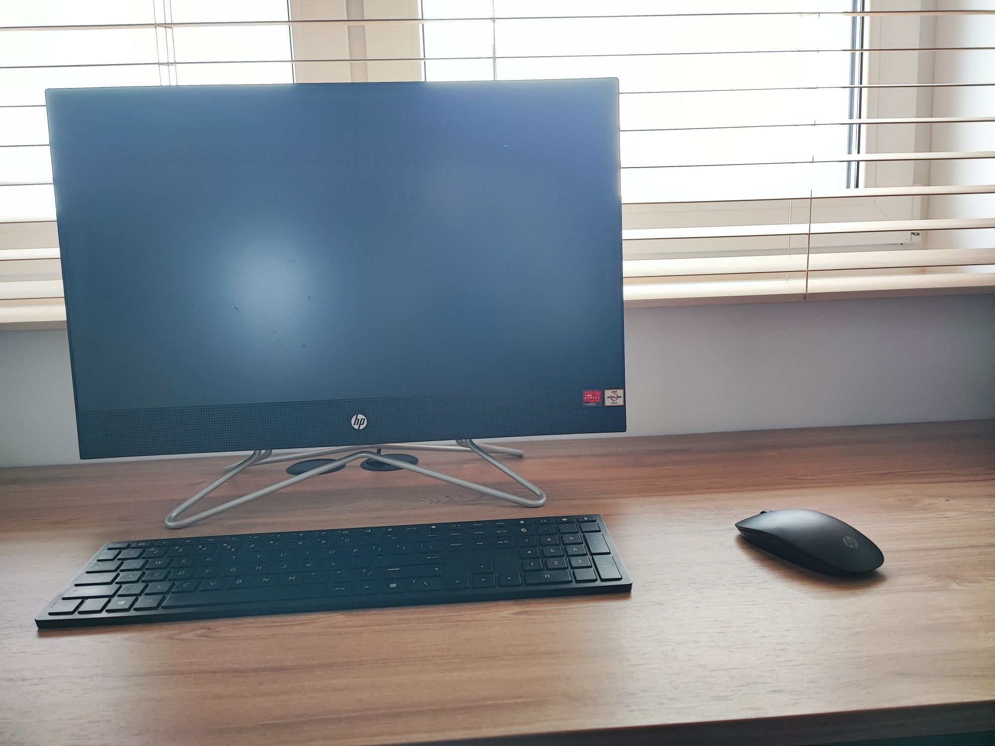 Komputer HP AIO df0122nw 23.8 ", 8 GB, 256 GB SSD, AMD ATHLON 3150U
