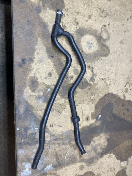 Audi cabrio 1.8 ADR przewod zbiorniczka plynu chlodniczego