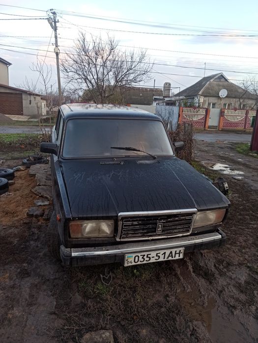 Продам ВАЗ 2107 і ВАЗ 2106 на повному ходу
