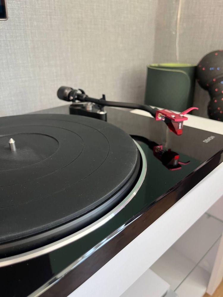 Виниловый проигрователь  Denon dp-400