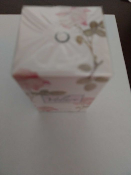 Eau de Parfum Volare Moments / Oriflame frasco em forma de rosa