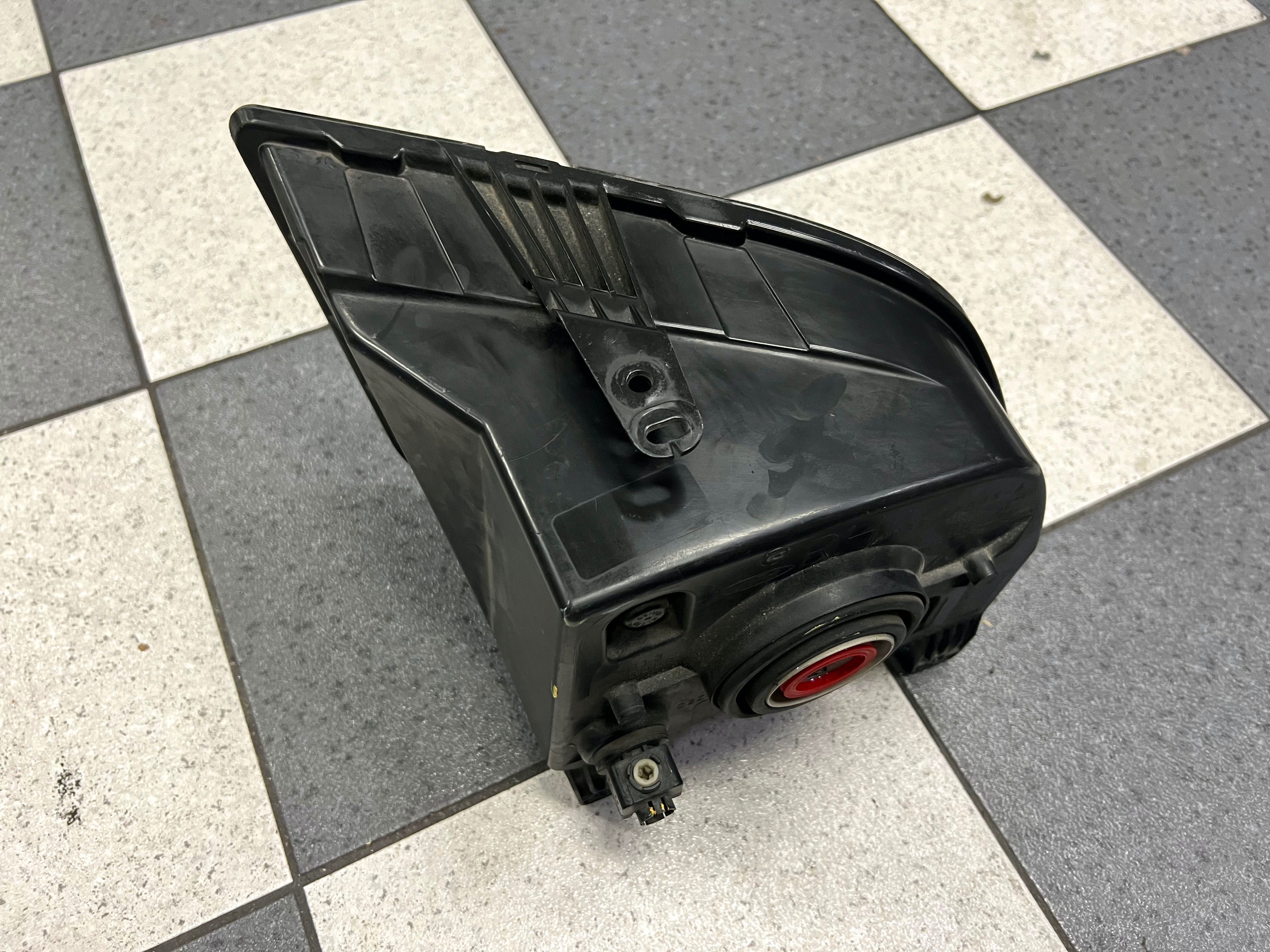 FORD Mustang 05-09 lampa przednia przód prawa oryginał