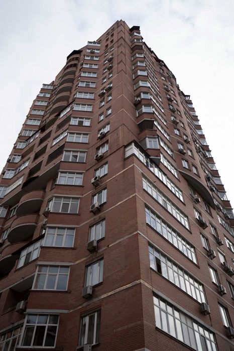 Продам 3кімнатну на вул. Дмитрівський 13а Цирк Золотоустівська