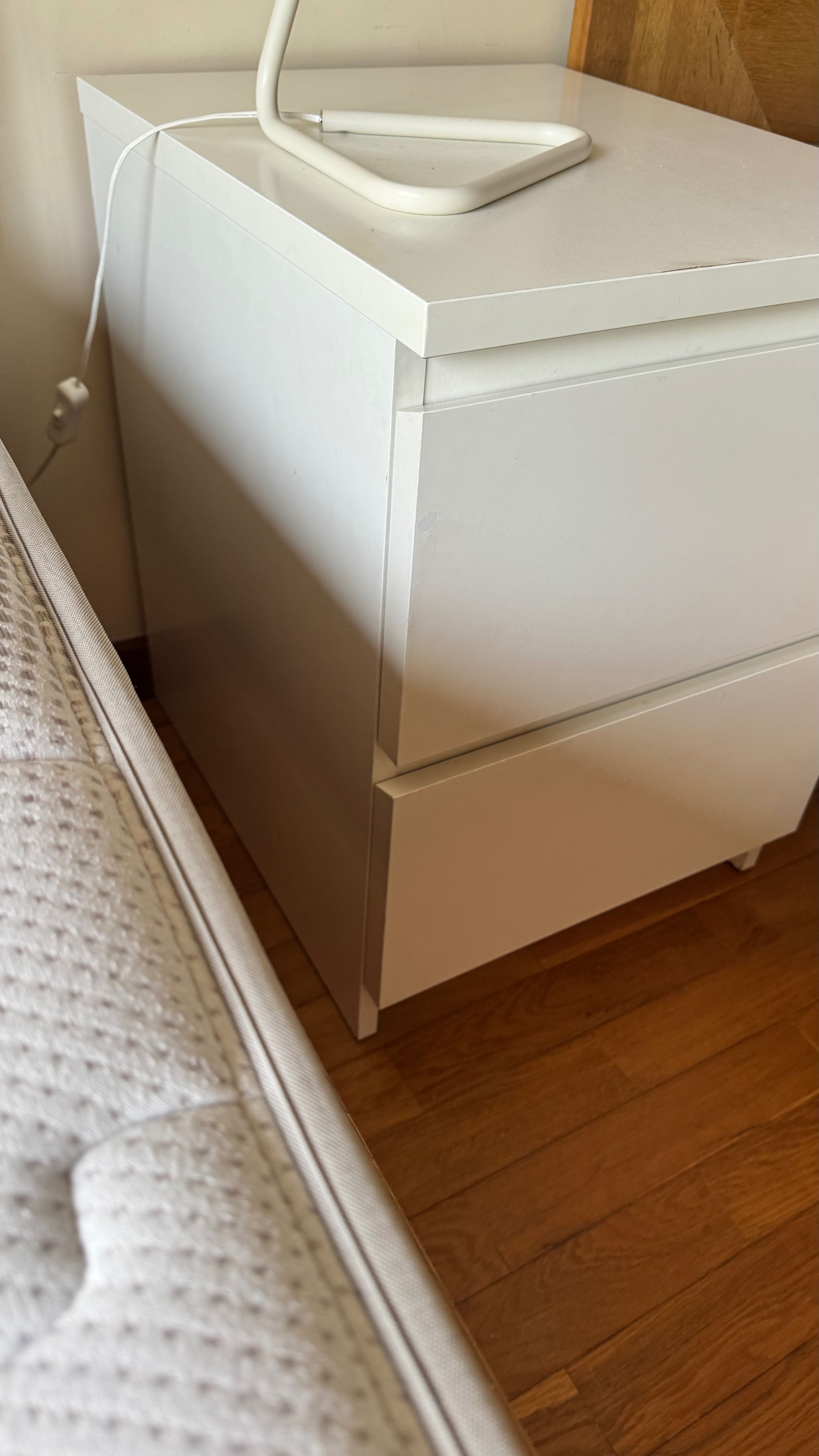 Mesa de cabeceira Ikea branca