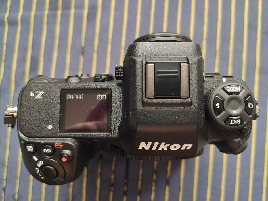 Nikon Z9 com duas baterias