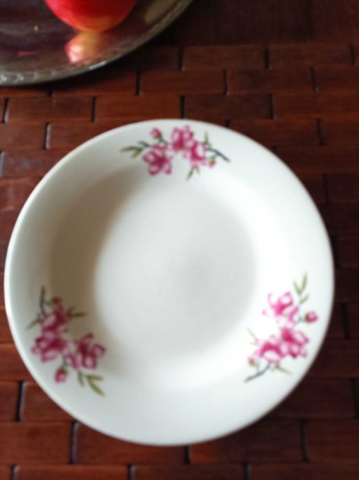 Stary chiński porcelanowy talerzyk deserowy z motywem magnolii