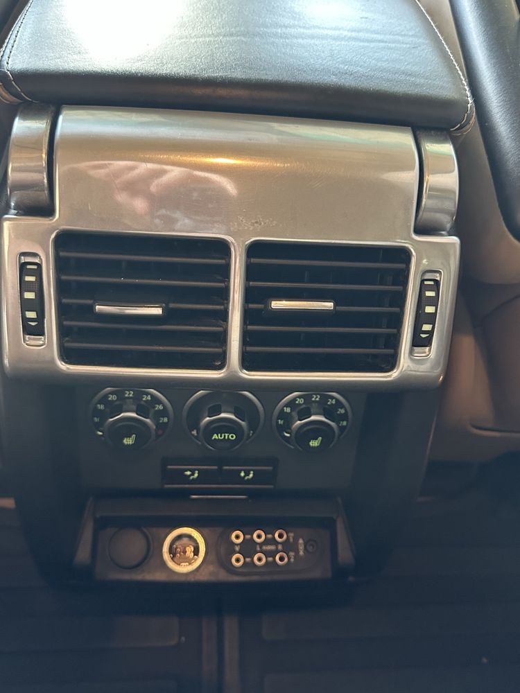 Продаж автомобіля Land Rover Range Rover