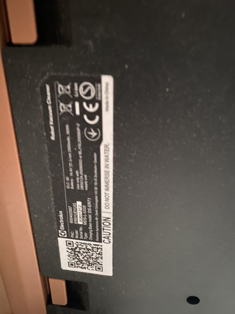 Irobot odkurzacz sprzątający Electrolux clean 600 pudełko oryginalne