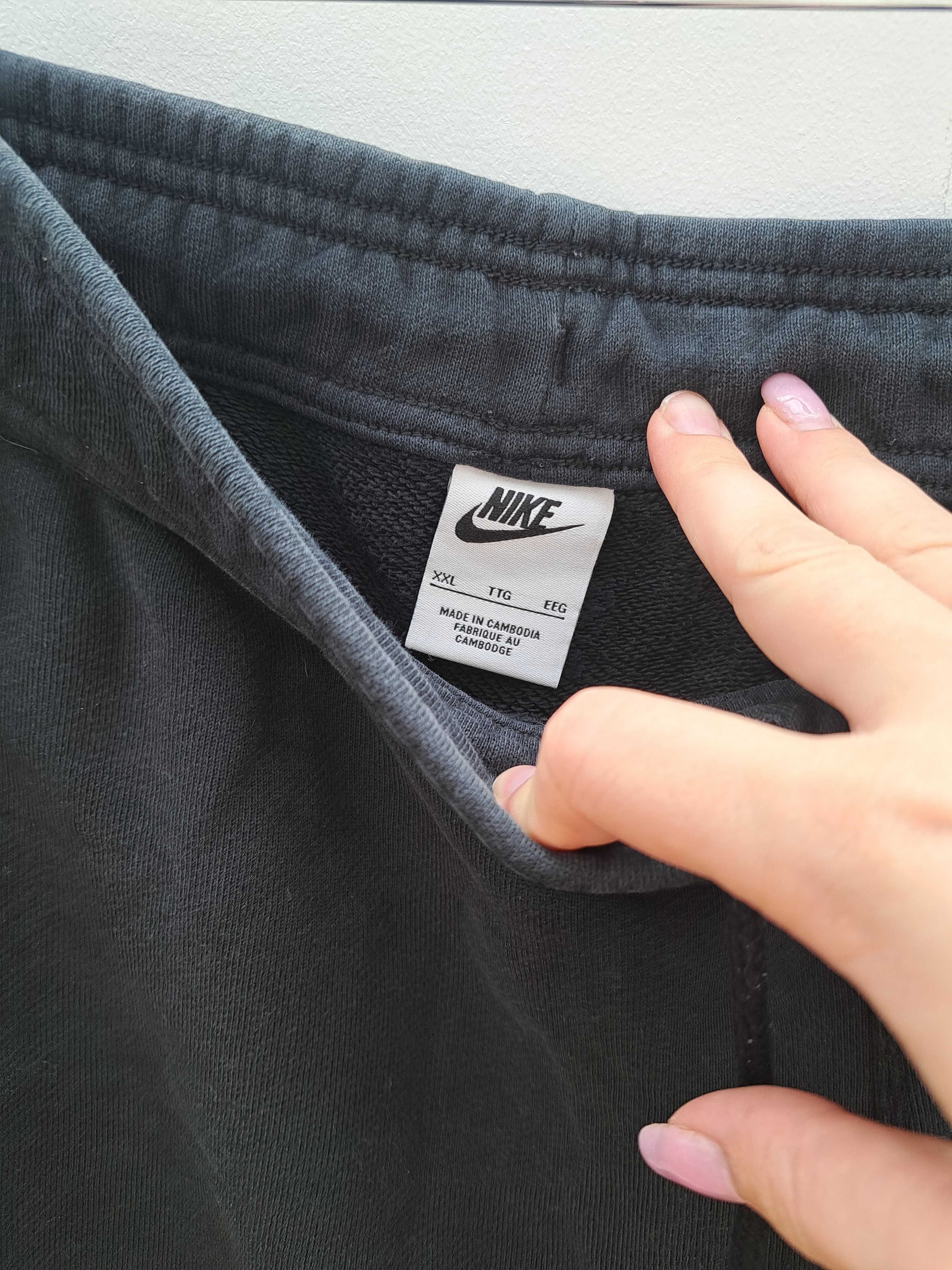 Czarne spodenki Nike Air XXL – wygodne, bawełniane