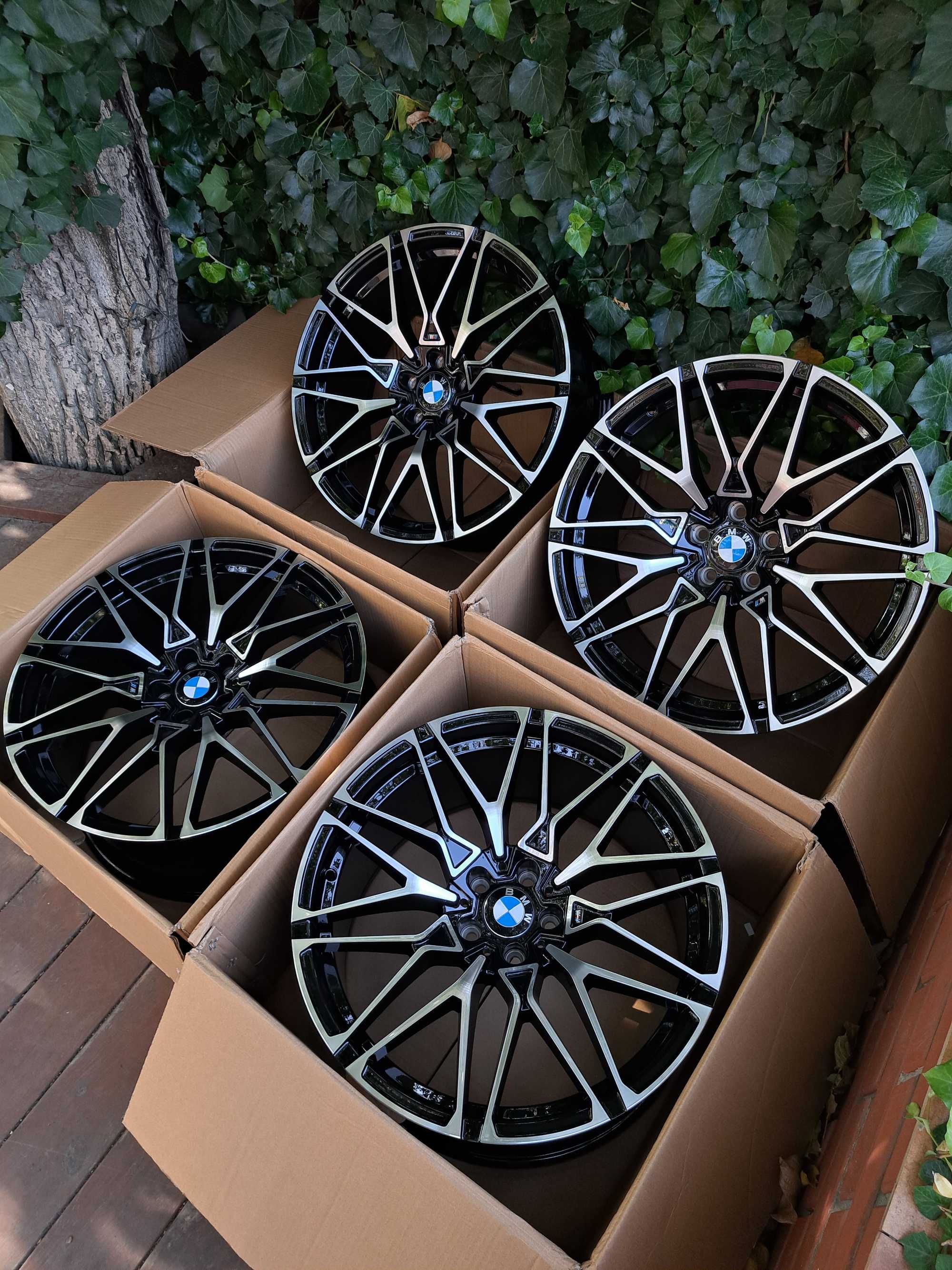 Диски новые BMW разноширокие R20 5x112 на X5 G05 X6 G06. Стиль 818М