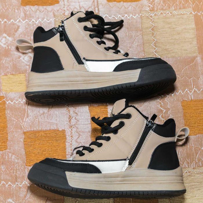 Стильні, якісні та зручні чоботи хайтопи, р.35, 21,5 см