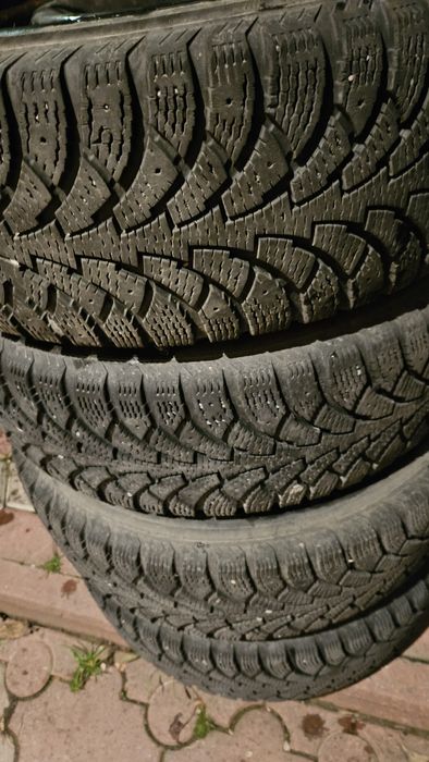 Зимова гума шини нокиан 195 65 15