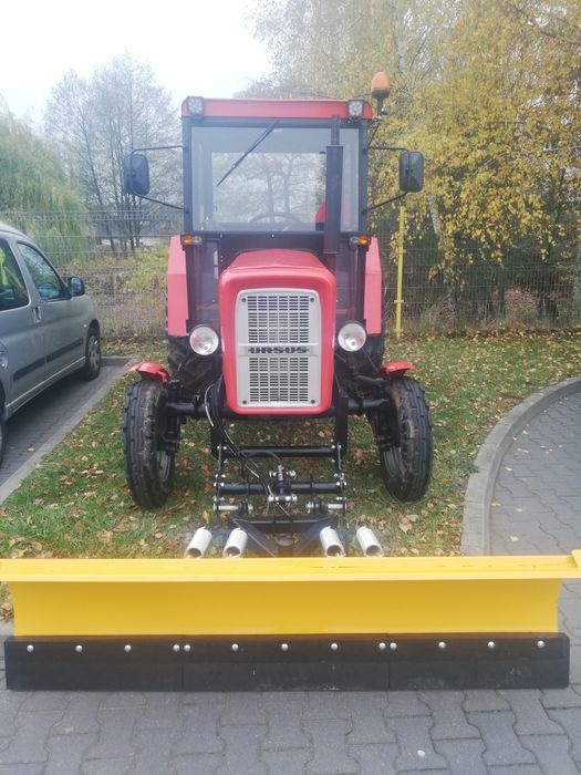 Odśnieżanie wynajem traktora