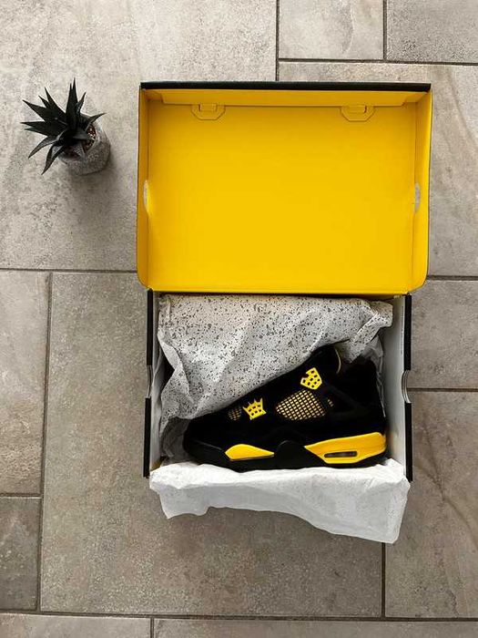 Buty sportowe Nike_Air_Jordan_4_Retro_Thunder_Rozmiar 46