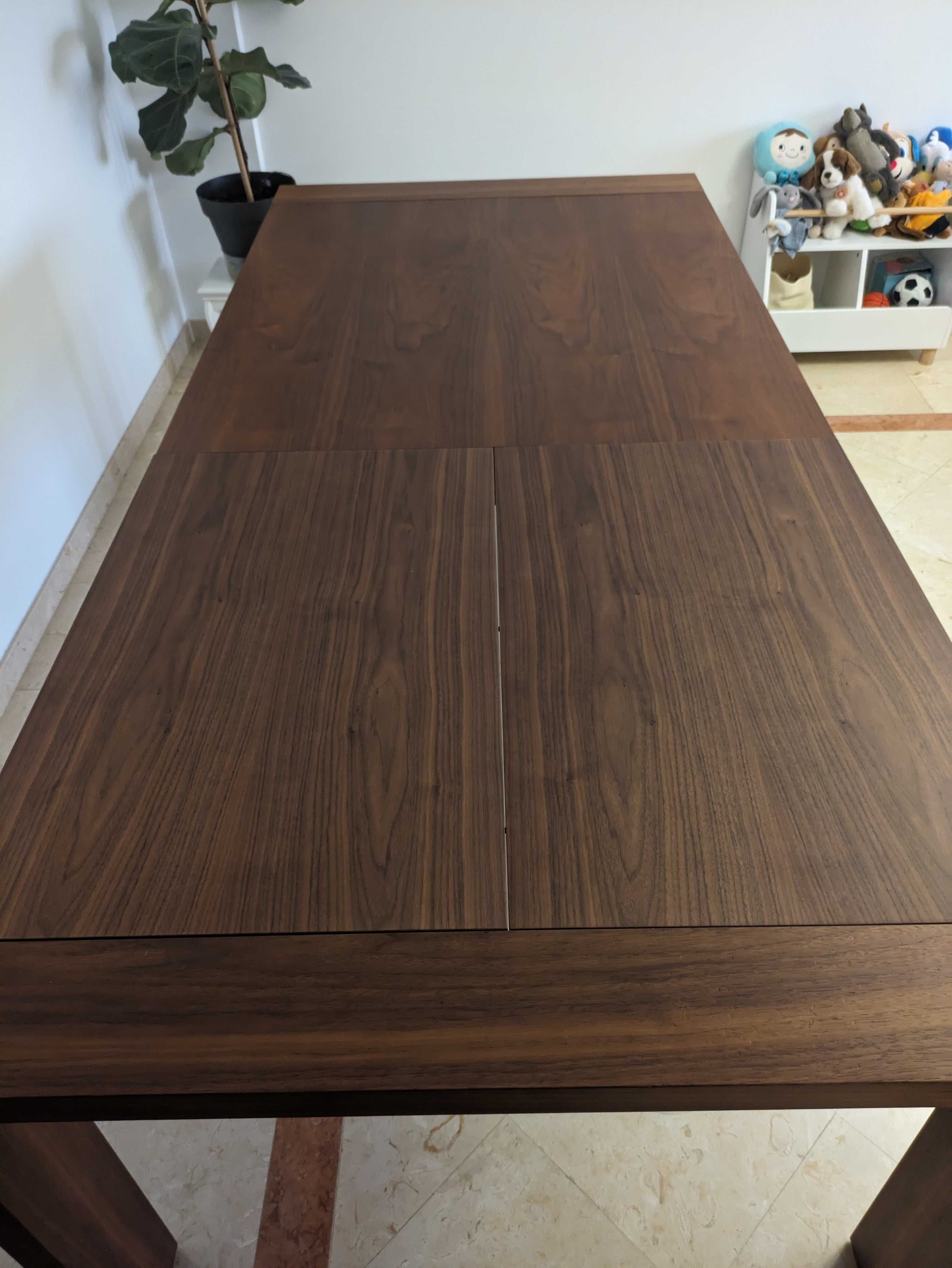 Mesa de jantar extensível nogueira