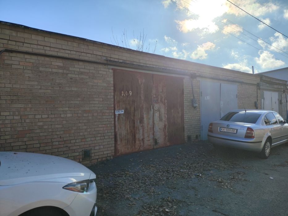 Гараж кирпичный в ГК "Джерело", размер 4,5*6м