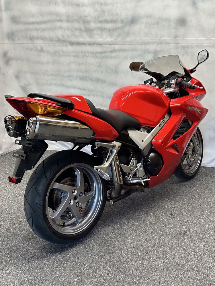 Honda VFR 800A RC46 ABS CBS Dla wymagającego Kupującego