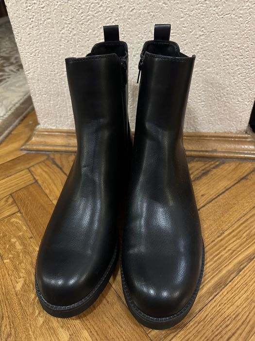 Жіночі демісезонні ботинки