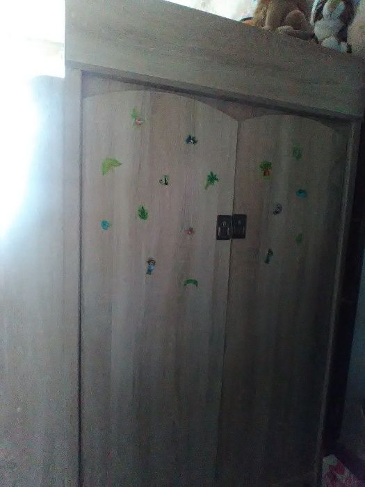 Кровать-горка со встроенным шкафом