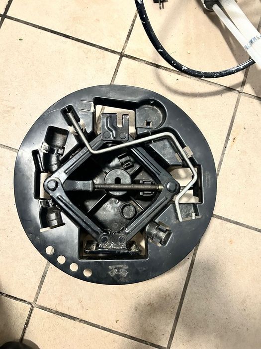 Fiat lewarek zestaw naprawczy kola