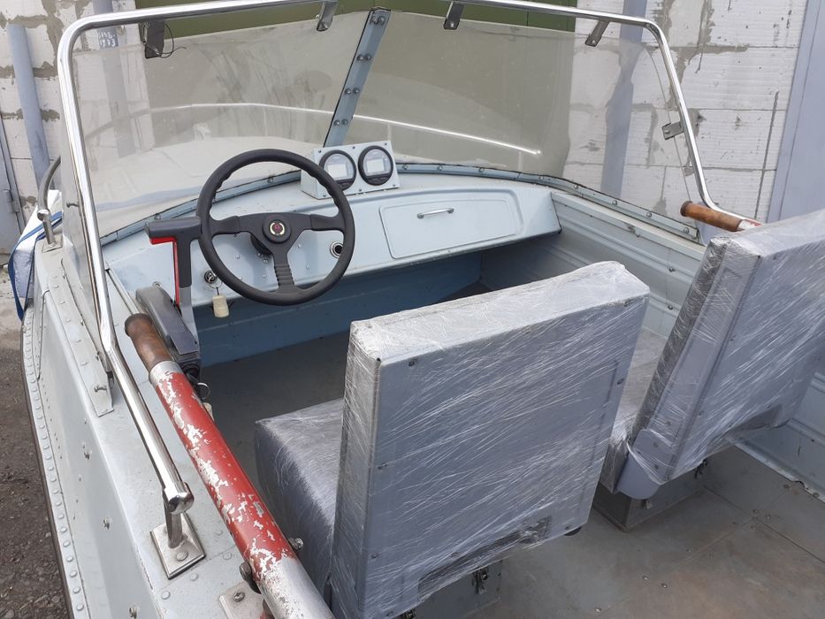 Лодку Обь-М  з Мотором.