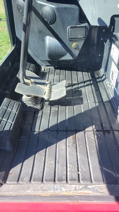 Mini giratória yanmar 2.6 como nova