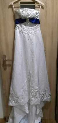 Sukienka ślubna.