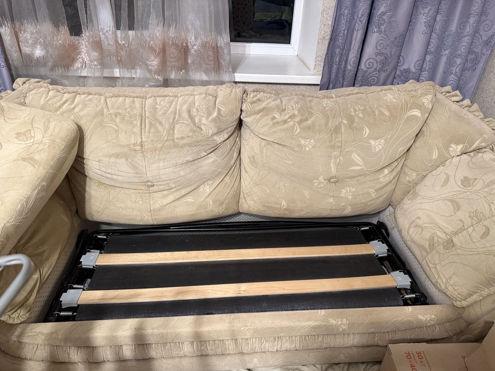 Продам диван і + 2 кресла