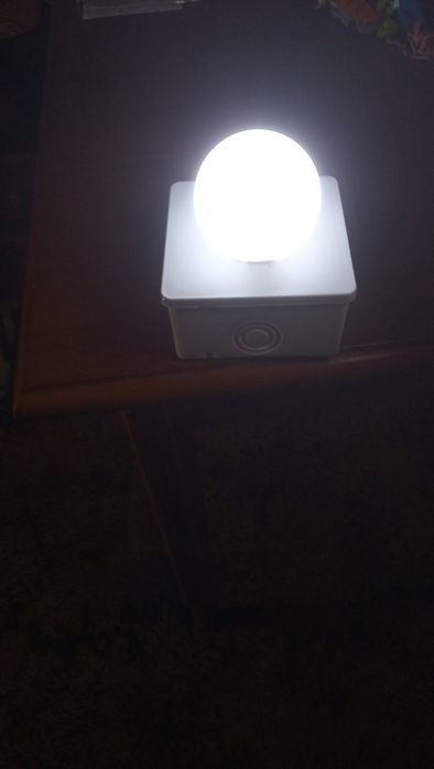 Аварийный светодиодный светильник с аккумулятором