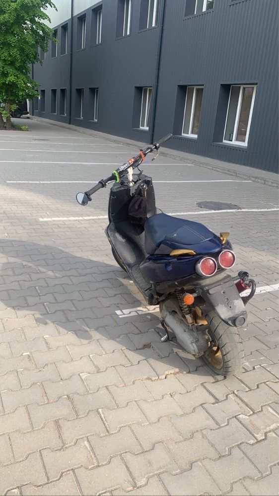 Скутер aprilia