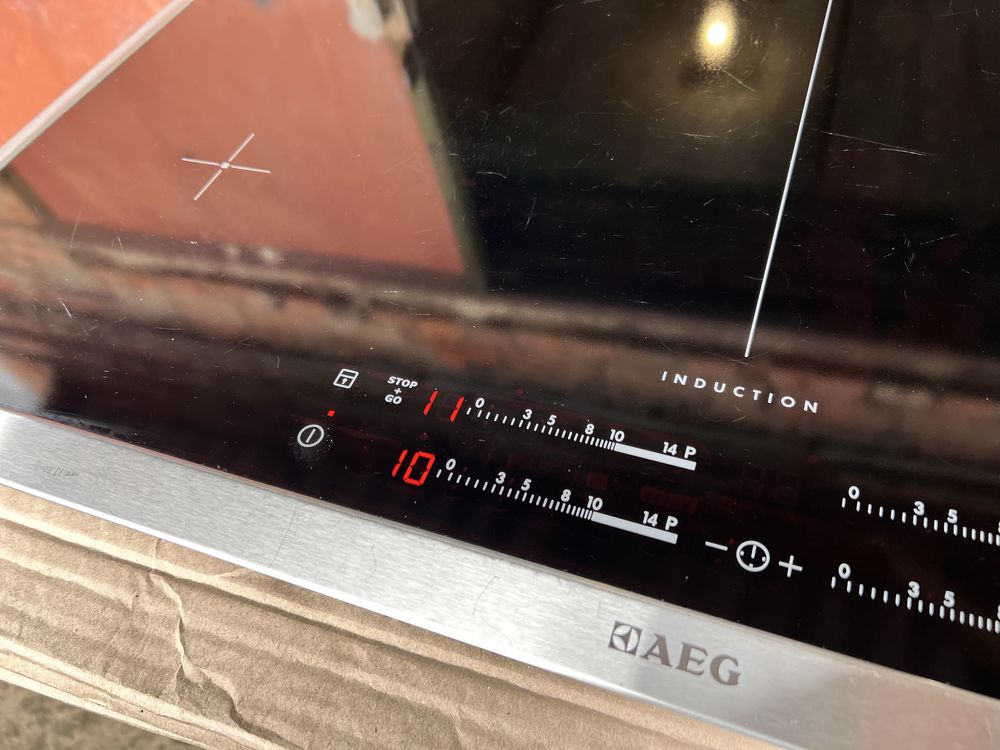 Індукційна варильна поверхня плита AEG Maxi Sense (Німеччина)