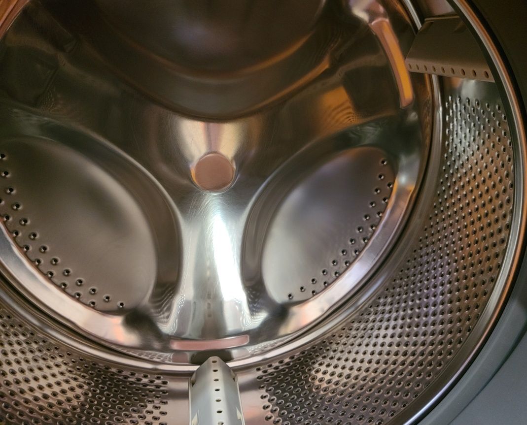 Пральна машина Whirlpool FWSG61083WBV.