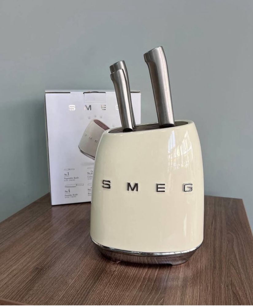 Набір ножів SMEG / молочний , білий , сірий , чорний , червоний , крем