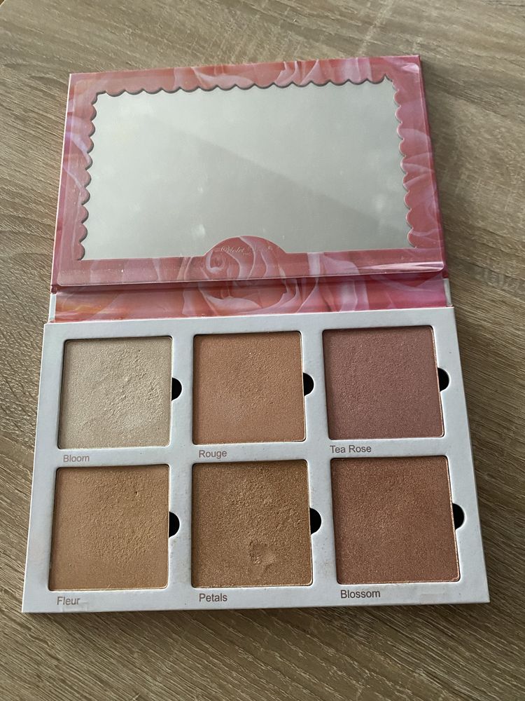 Violet Voss Paleta rozświetlaczy Rose Gold