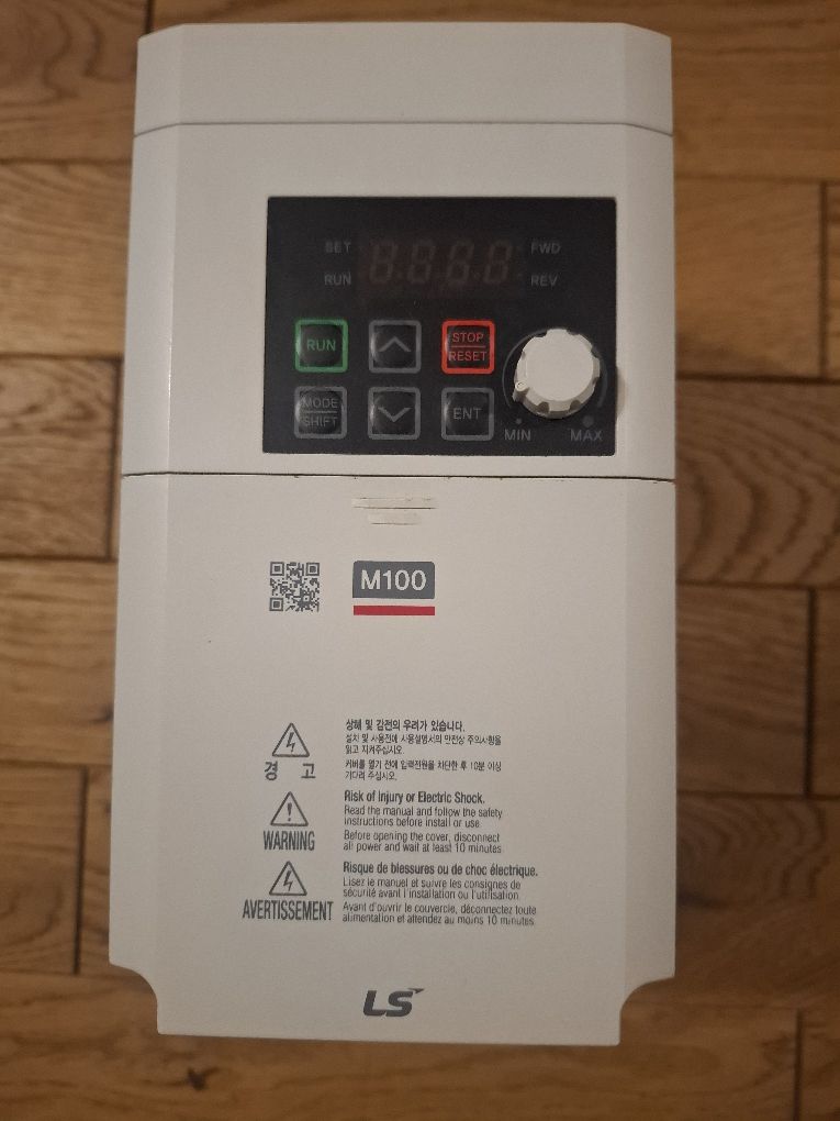 Falownik LSLV0015M100-1EOFNA