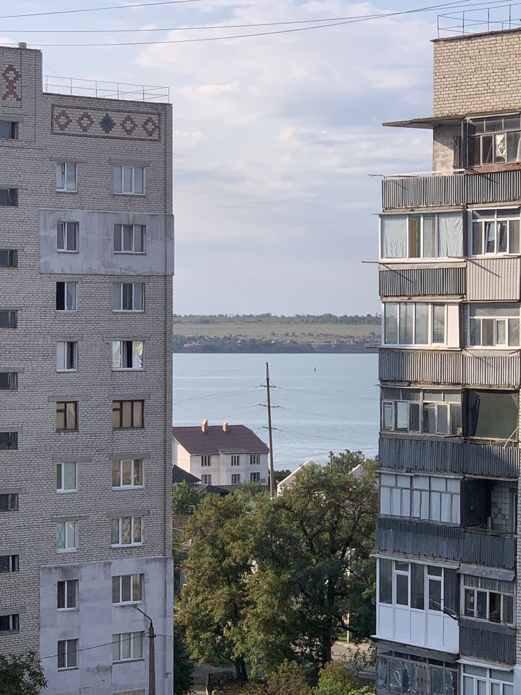 Сдаю 3 к разделку в Октябрьском возле с/м Таврия