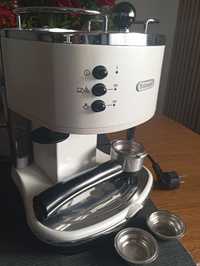 Ekspres kolbowy DeLonghi