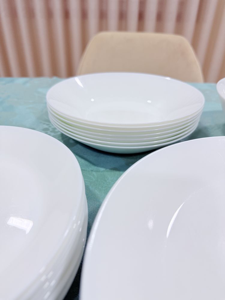 Conjunto 31 peças: pratos ladeiros / sopa / sobremesa + saladeira