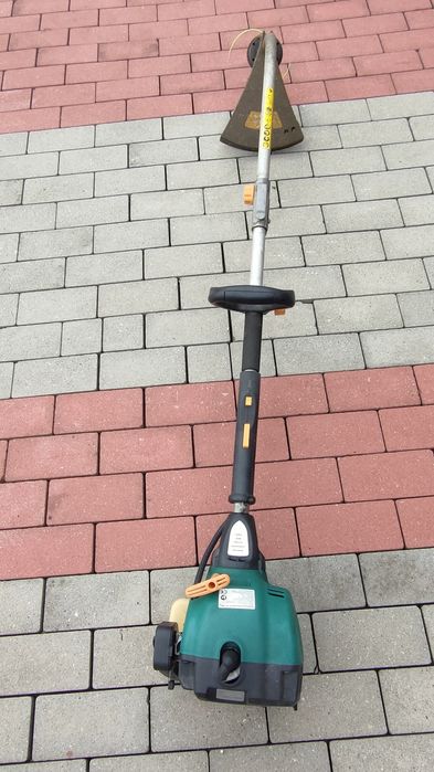 Kosa , podkaszarka spalinowa