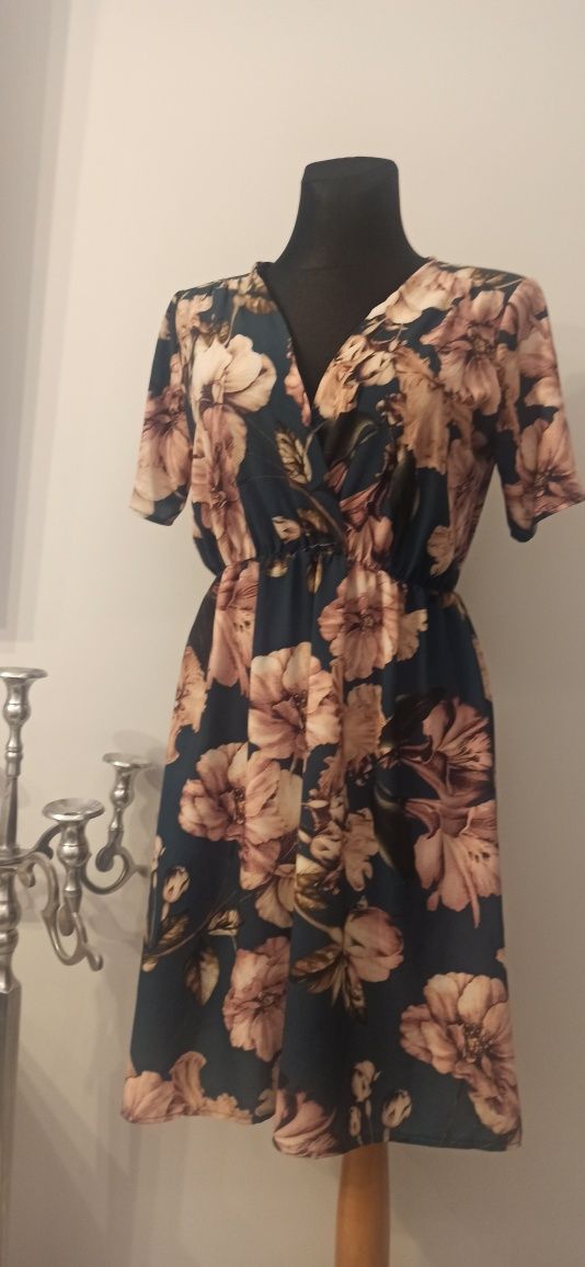 Sukienka w kwiatowy print Made in Italy