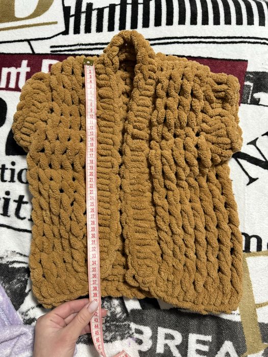 Тепла жилетка вʼязана