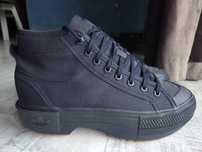 Adidas nizza trek