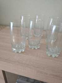 Скляні сучасні стакани