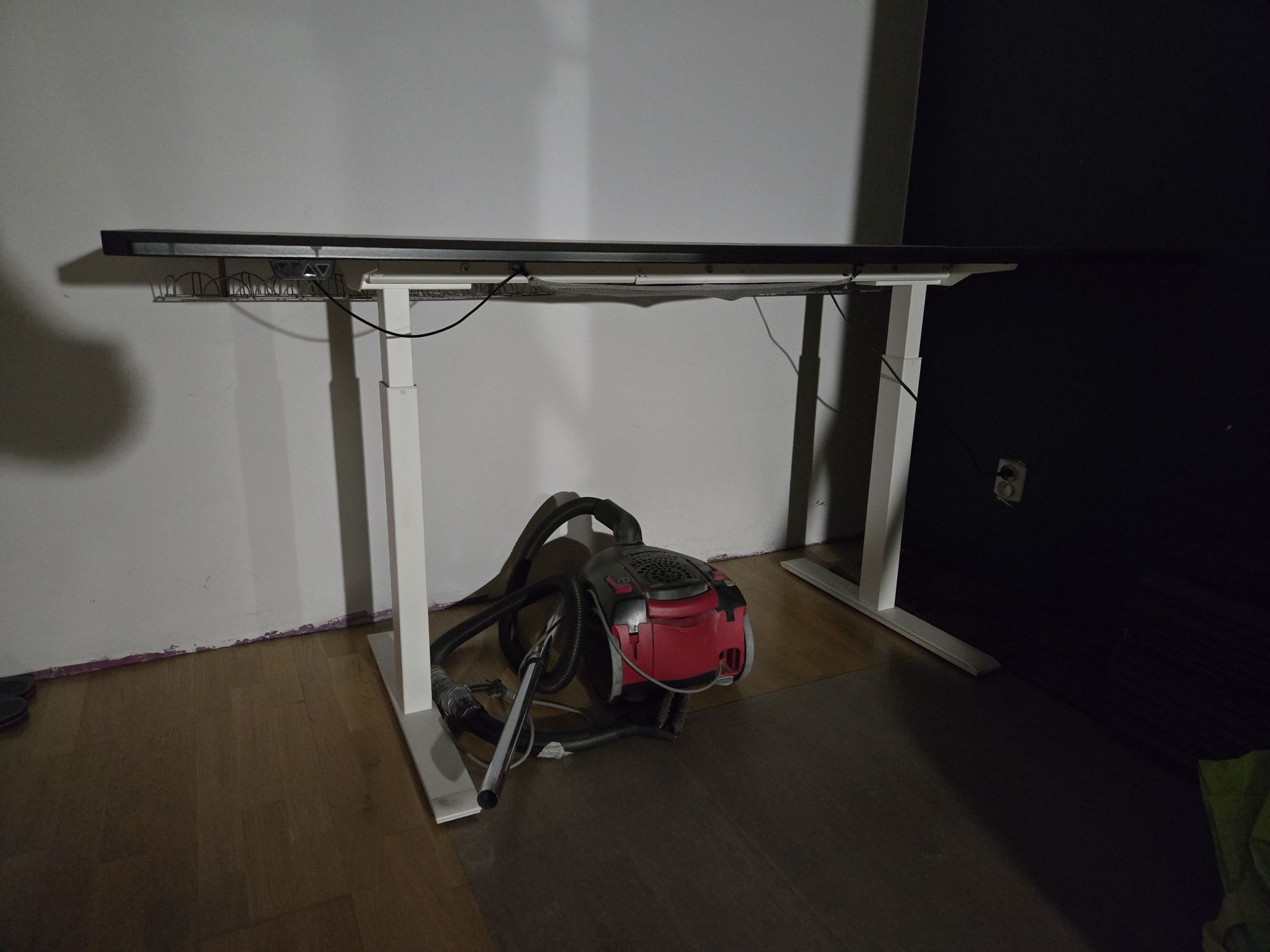 Biurko elektryczne Ikea podnoszone, stelaż Rodulf, blat Uppspel 180x80
