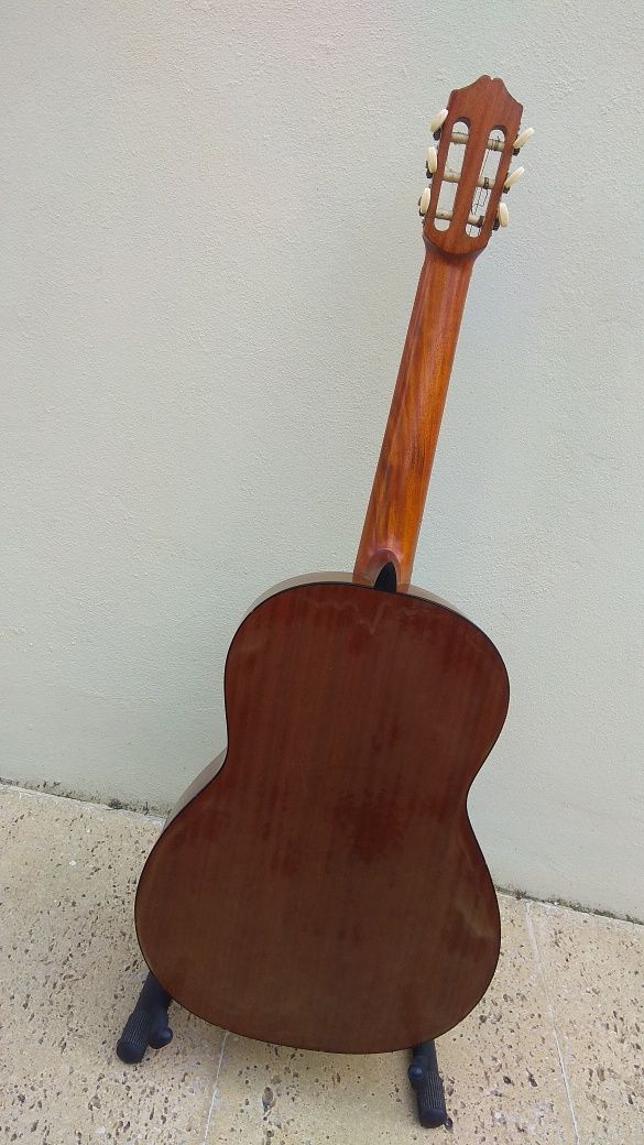 excelente Violão marca LUSITANA - made in Portugal