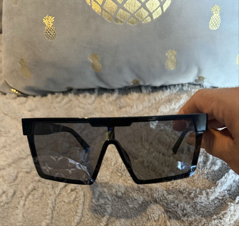 Okulary przeciwsłoneczne LV z monogramem damskie  lub męskie