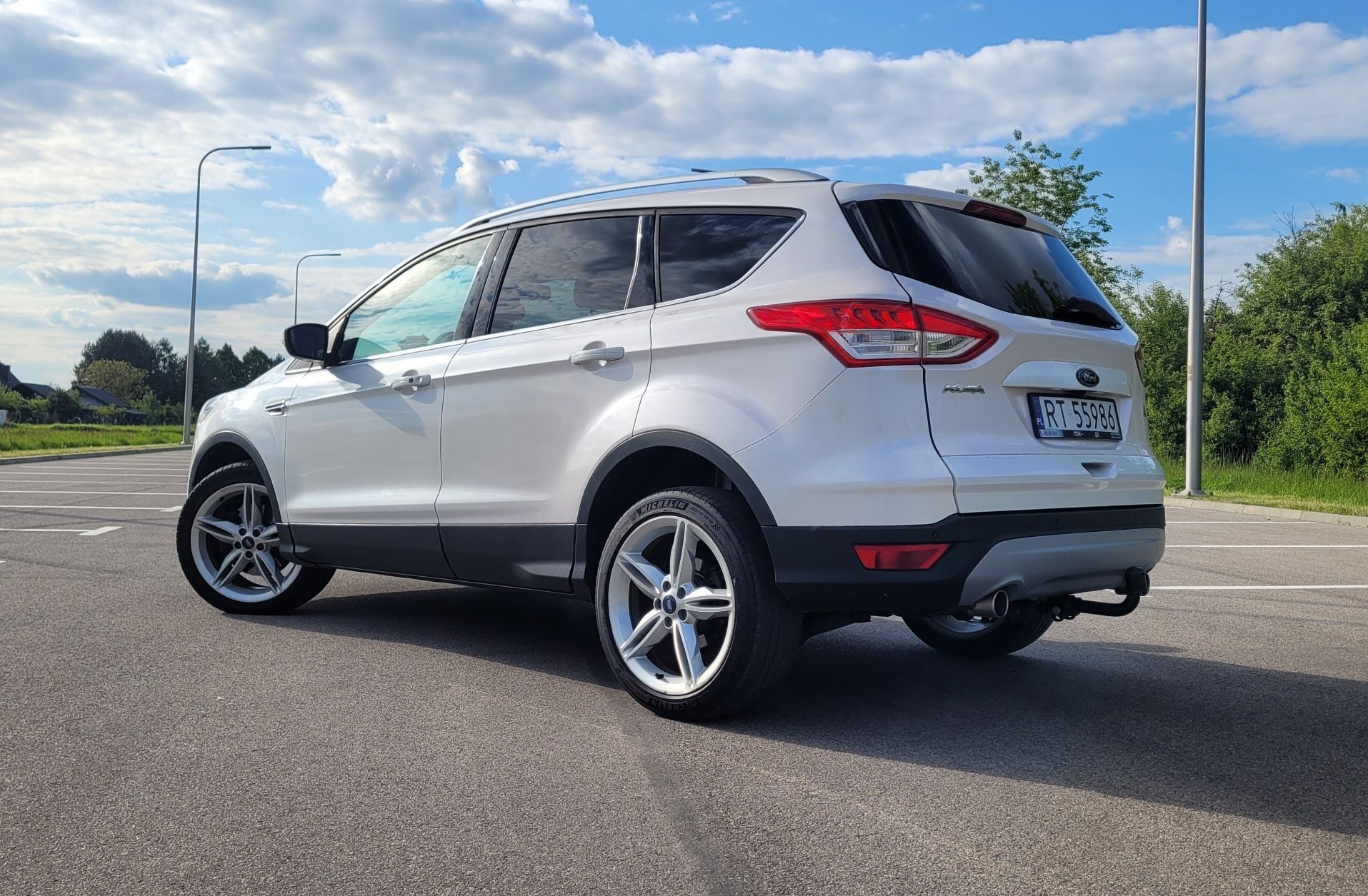 Ford kuga 2.0diesel 4x4 Panorama Bogate wyposażenie Faktury na naprawy